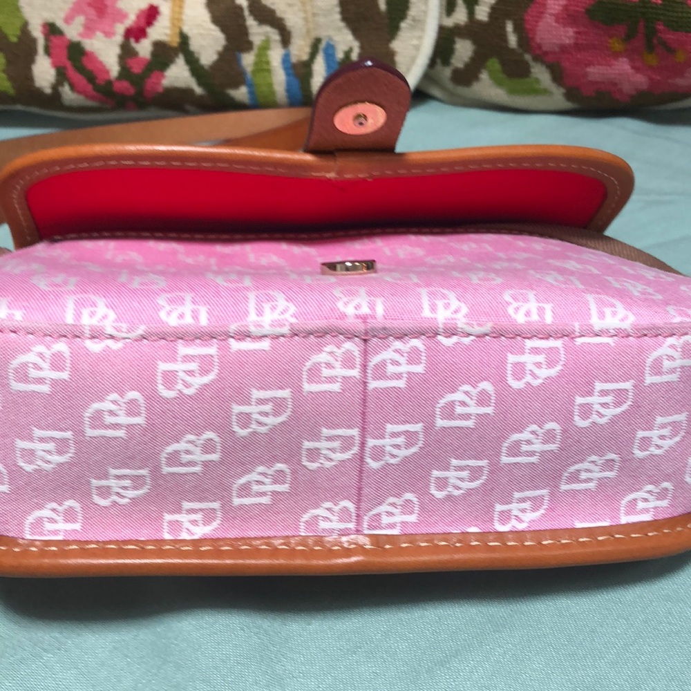 Dooney & Bourke - Picture 9 of 14
